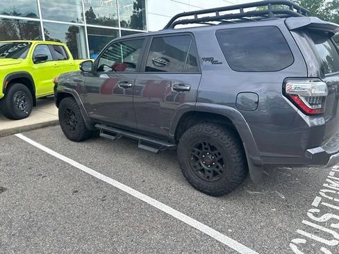 Used 2022 Toyota 4Runner TRD Off-Road Premium w/ Moonroof Package AWD/4WD image 11