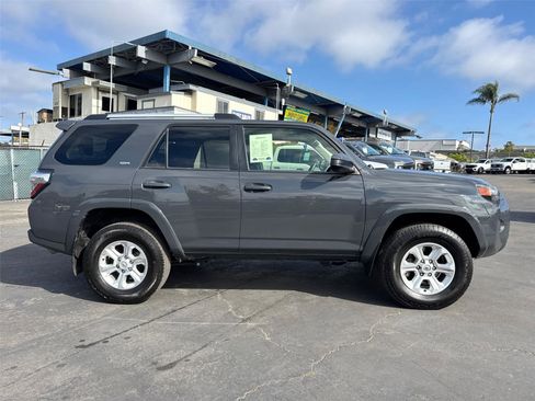 Used 2024 Toyota 4Runner SR5 AWD/4WD image 7