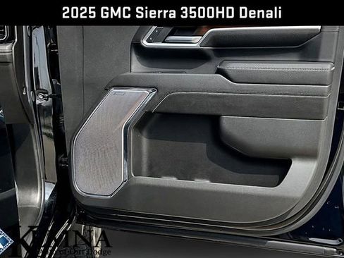 Used 2025 GMC Sierra 3500 Denali w/ Denali Reserve Package image 35
