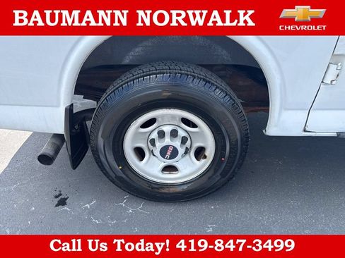 Used 2007 GMC Savana 2500 RWD image 21
