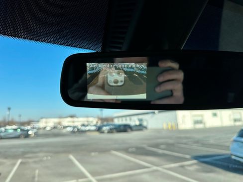 Used 2025 Mercedes-Benz Sprinter 2500 image 17