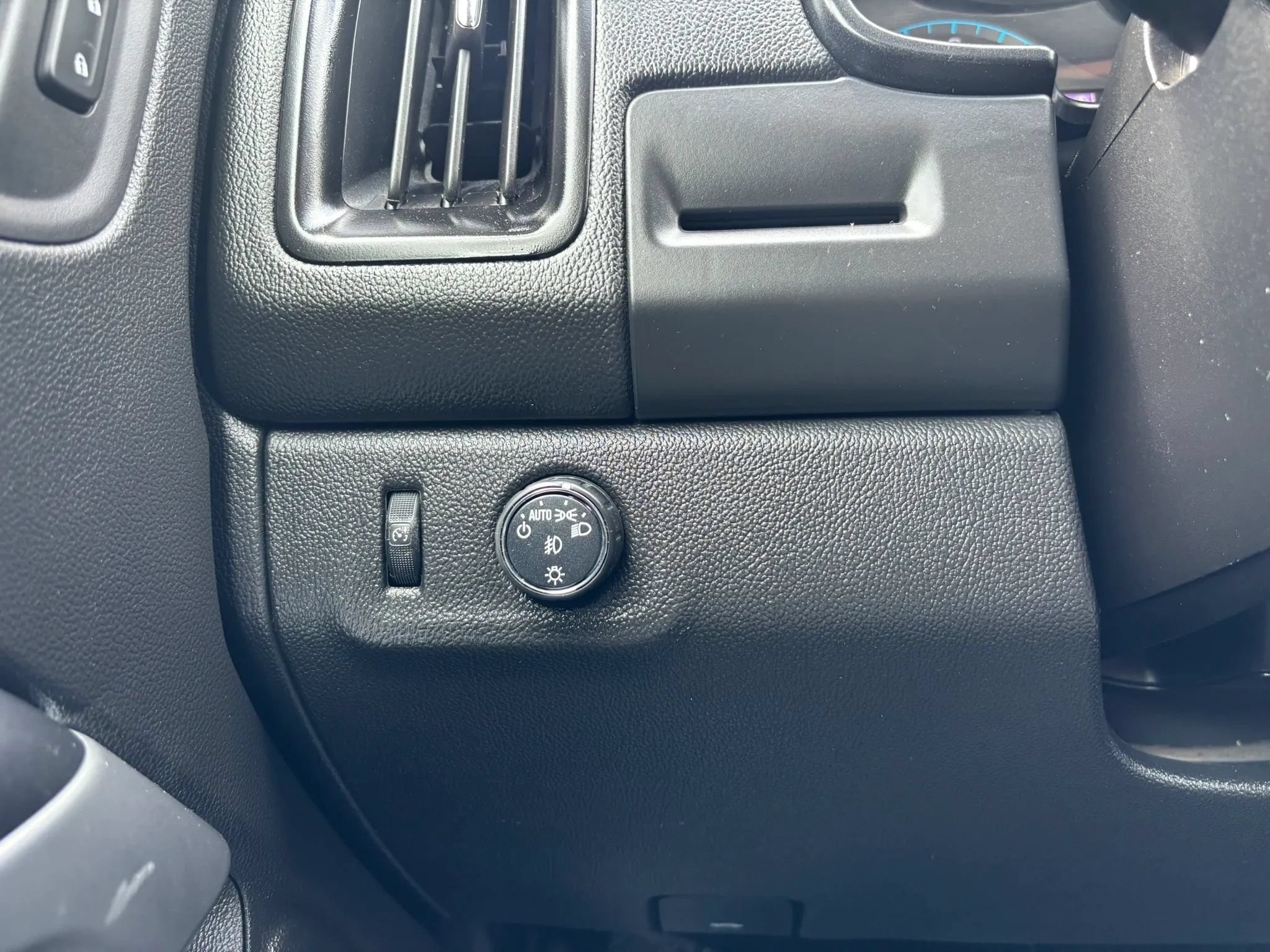 Used 2016 Chevrolet Colorado LT w/ LT Convenience Package RWD image 27