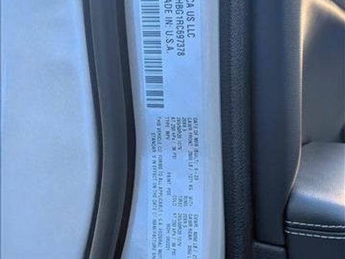 Used 2024 Jeep Grand Cherokee Limited w/ Luxury Tech Group II AWD/4WD image 15