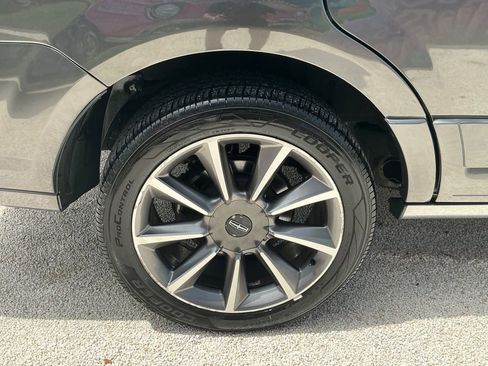 Used 2017 Lincoln Navigator Reserve image 56