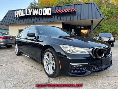 Used 2017 BMW 750i xDrive AWD/4WD image 1
