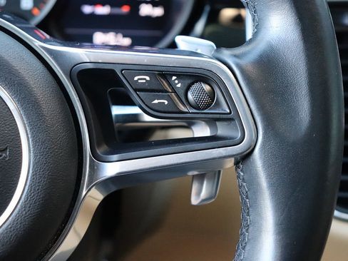 Used 2018 Porsche Macan image 16