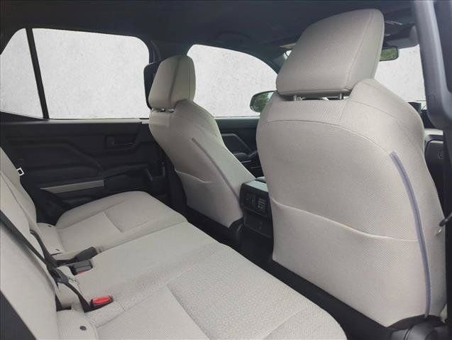 Certified 2025 Toyota 4Runner SR5 AWD/4WD image 27