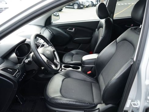 Used 2011 Hyundai Tucson GLS image 11