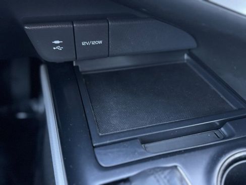 Certified 2018 Toyota Camry LE image 13