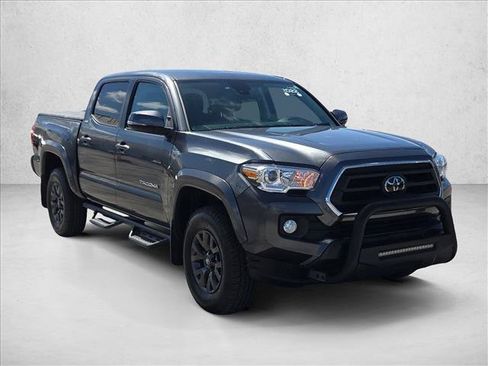 Used 2022 Toyota Tacoma SR5 w/ Technology Package RWD image 3