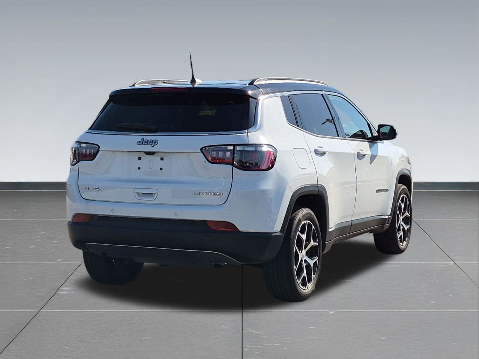 Used 2024 Jeep Compass Limited AWD/4WD image 6
