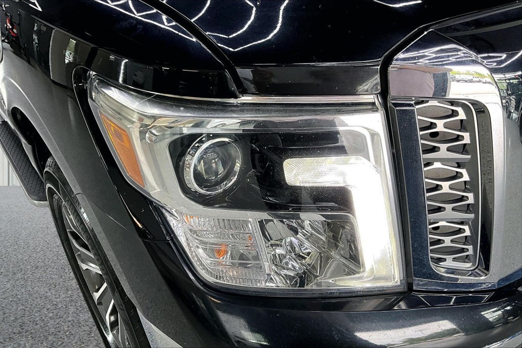 Used 2017 Nissan Titan SL AWD/4WD image 32