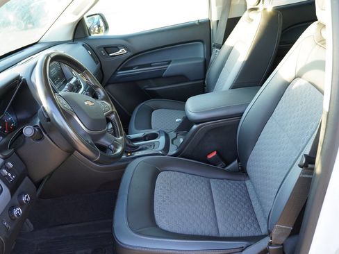 Used 2021 Chevrolet Colorado Z71 AWD/4WD image 4