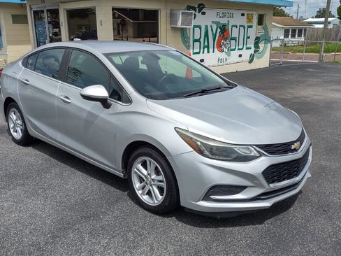 Used 2016 Chevrolet Cruze LT w/ Convenience Package image 3