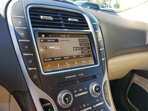 Used 2019 Lincoln Nautilus Reserve image 28