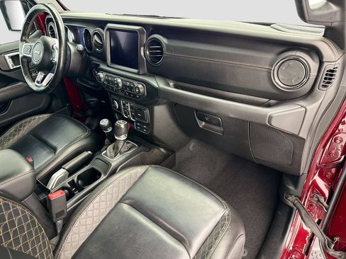Used 2021 Jeep Wrangler Unlimited Sahara AWD/4WD image 16