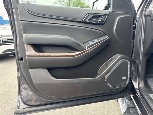 Used 2017 Chevrolet Tahoe LT w/ LT Signature Package image 20