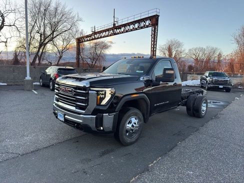 New 2026 GMC Sierra 3500 SLE w/ SLE Convenience Package image 12