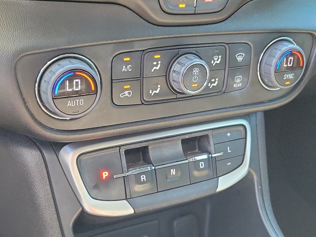 Used 2024 GMC Terrain SLE w/ Driver Convenience Package FWD image 32