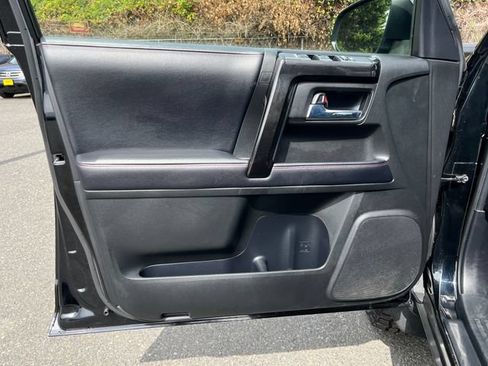 Used 2019 Toyota 4Runner TRD Off-Road Premium AWD/4WD image 16
