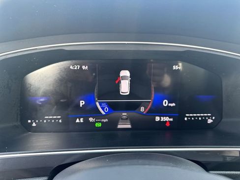 Used 2024 Volkswagen Tiguan SE image 13