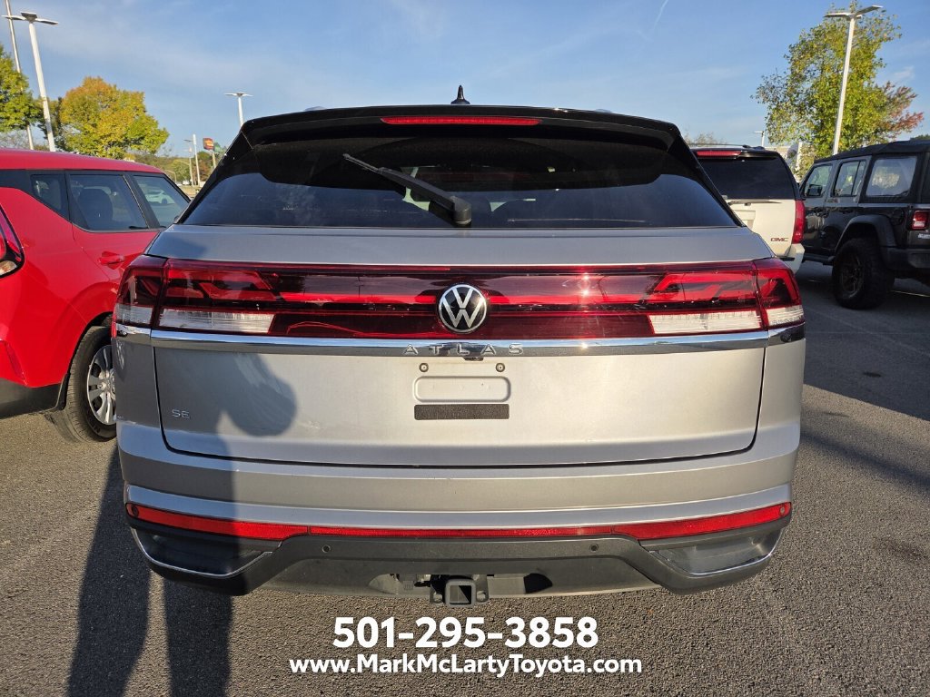 Used 2025 Volkswagen Atlas Cross Sport SE FWD image 5