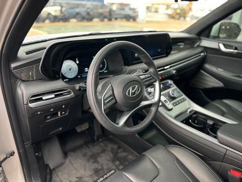 Used 2024 Hyundai Palisade Calligraphy image 17