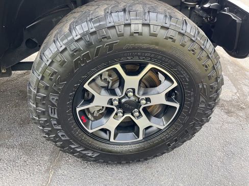 Used 2020 Jeep Wrangler Unlimited Rubicon w/ Dual Top Group AWD/4WD image 28