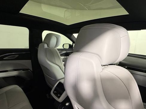 Used 2024 Cadillac Lyriq Luxury RWD image 32