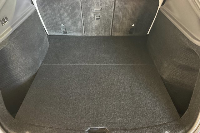 Used 2026 Tesla Model Y 2WD image 17