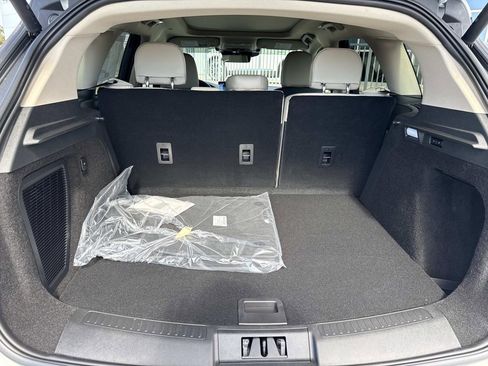 New 2026 Lincoln Corsair Premiere image 11