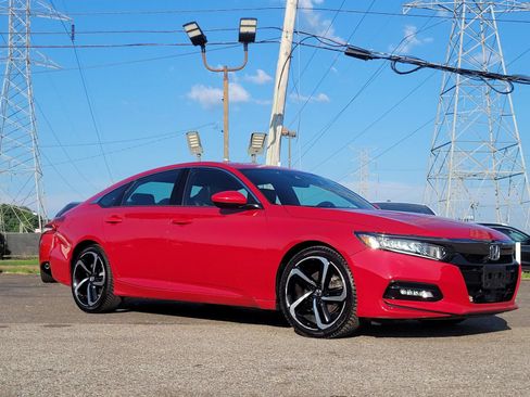 Used 2019 Honda Accord Sport image 4