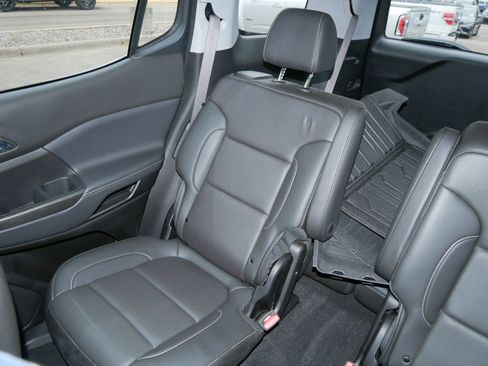 Used 2023 GMC Acadia SLT w/ LPO, Floor Liner Package image 12