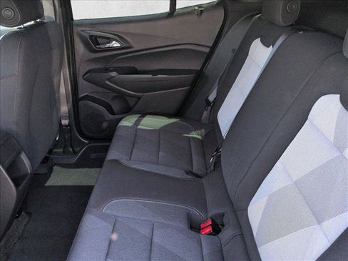 Used 2025 Chevrolet Trax RS w/ Sunroof Package FWD image 26