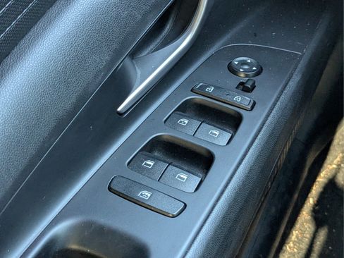 Used 2023 Hyundai Elantra SEL FWD image 20