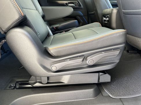 New 2026 GMC Yukon XL AT4 image 39