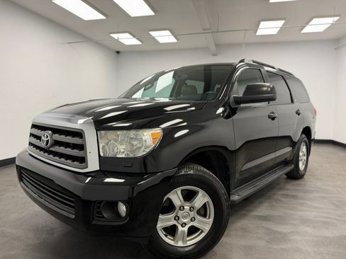 Used 2013 Toyota Sequoia SR5 w/ Premium Pkg AWD/4WD image 2