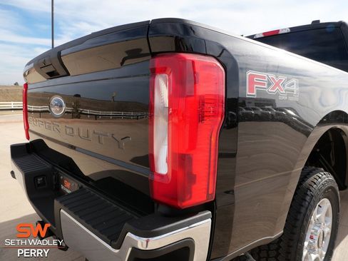 New 2026 Ford F250 XLT w/ FX4 Off-Road Package image 13