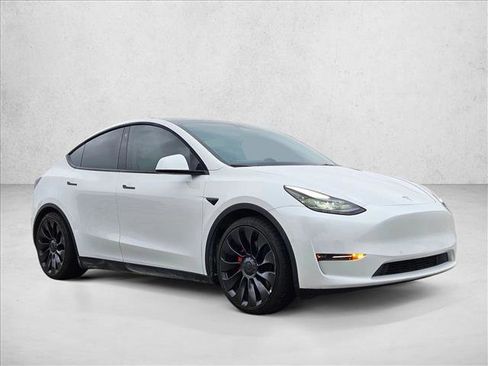 Used 2022 Tesla Model Y Performance AWD/4WD image 3