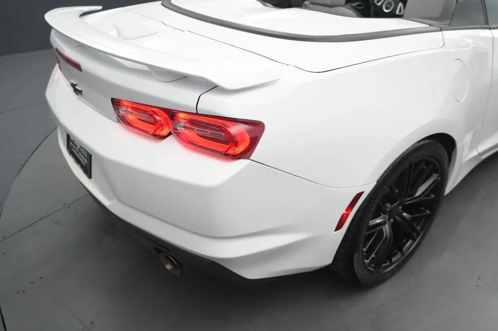 Used 2023 Chevrolet Camaro LT RWD image 16