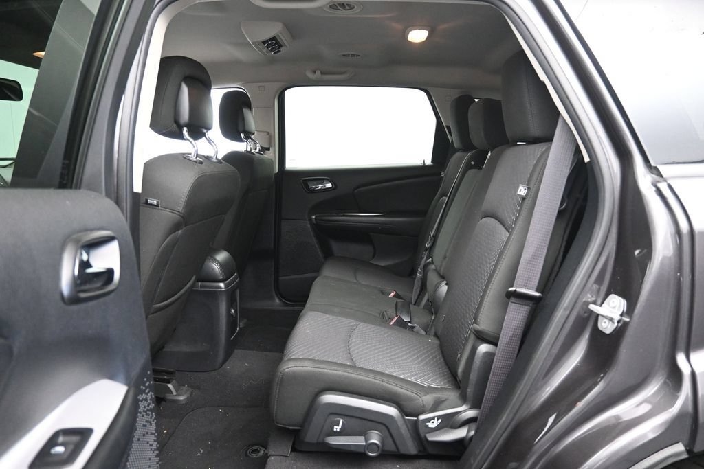 Used 2019 Dodge Journey SE w/ Connectivity Group FWD image 24