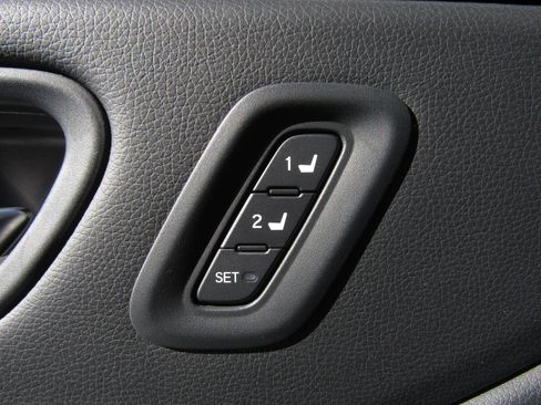 Used 2025 Honda Pilot Touring image 26