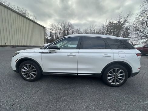 Used 2021 Lincoln Corsair AWD w/ Premium Package image 11