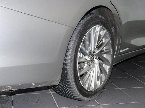 Used 2021 Lexus ES 300h w/ Luxury Package image 12