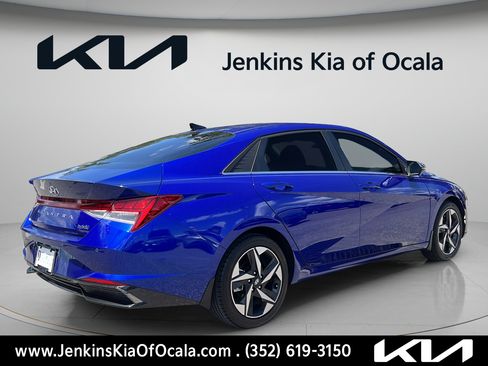 Used 2023 Hyundai Elantra Limited FWD image 3