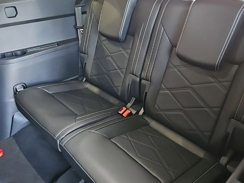 New 2026 Volkswagen Atlas SE image 25