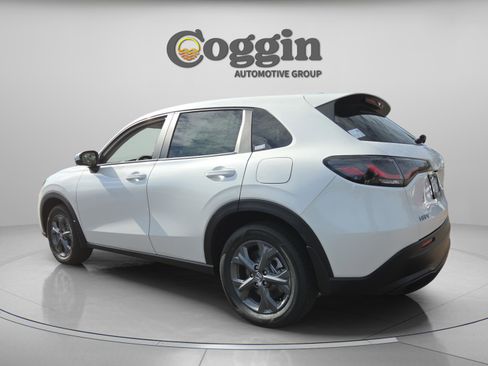 New 2026 Honda HR-V LX image 5