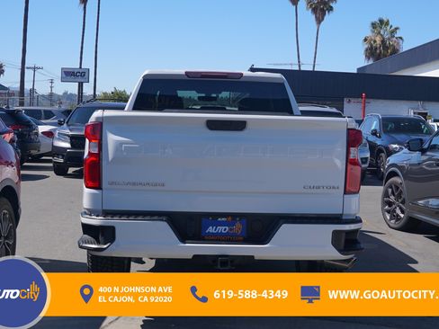 Used 2020 Chevrolet Silverado 1500 Custom w/ Custom Value Package RWD image 12