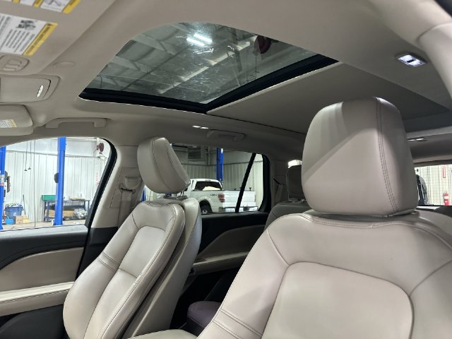 Used 2022 Lincoln Aviator AWD w/ Premium Package image 20