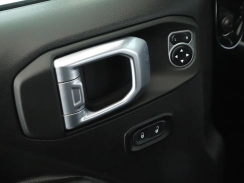 Used 2022 Jeep Gladiator Sport image 5